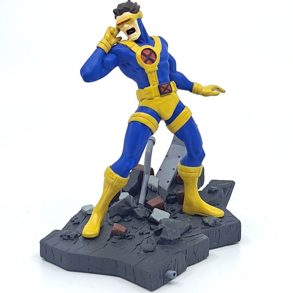 Marvel Civil War CYCLOPS Sculpture